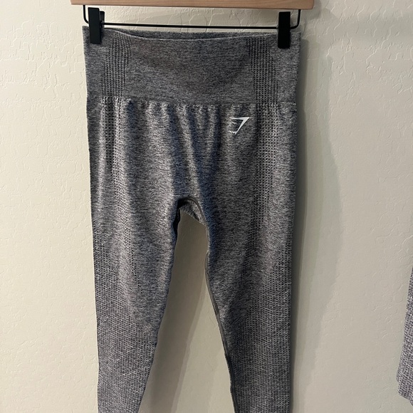 Gymshark, two piece aleisure wear set - Picture 2 of 9